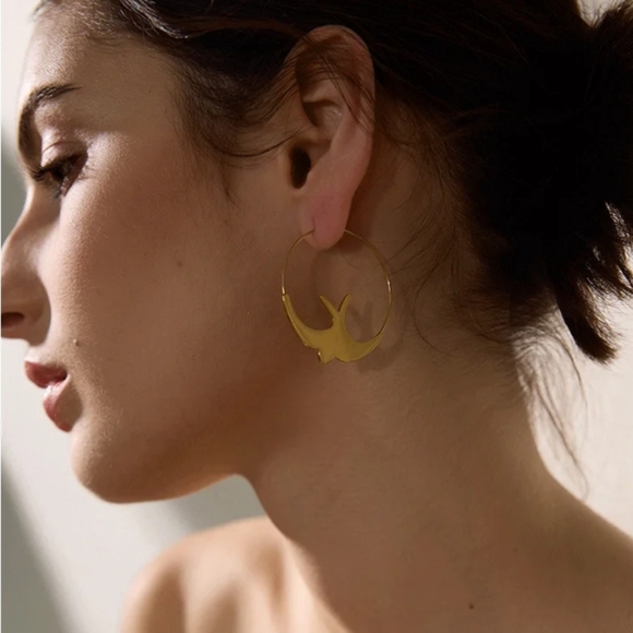 Gorgeous Swallow Birds Thin Hoop Earrings - Picture 2 of 4